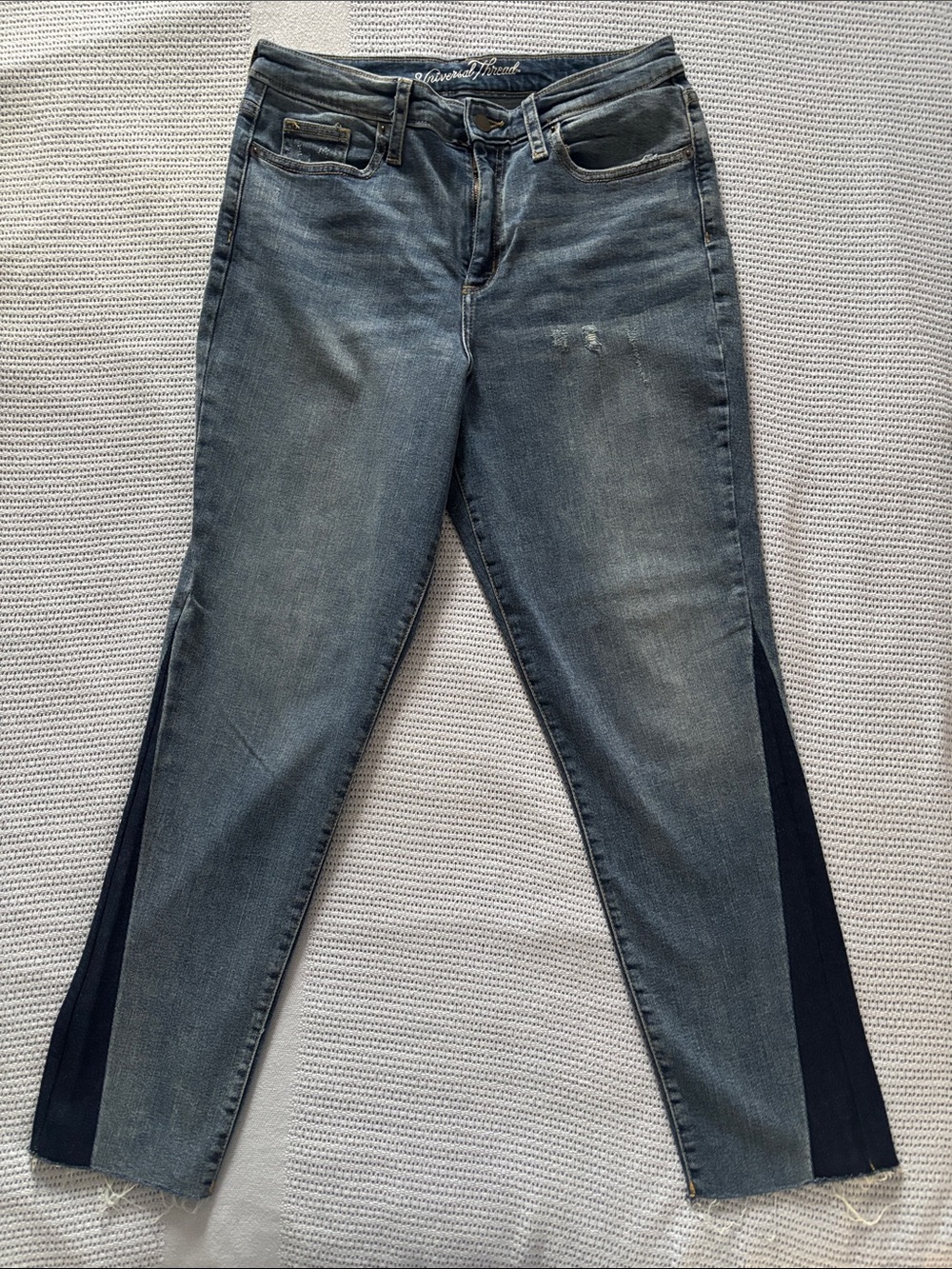 Universal Thread Blue Ankle Jeans with Dark Side Insets